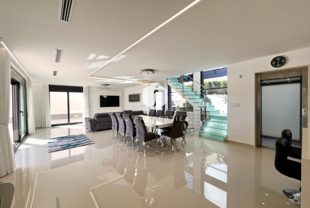 Segunda mano - Villa -
San Miguel de Salinas - Inland