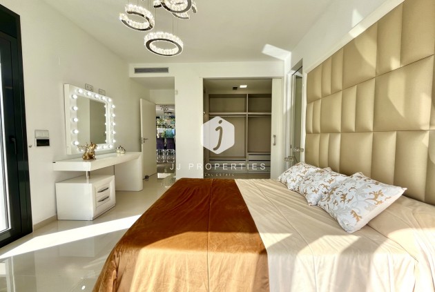 Segunda mano - Villa -
San Miguel de Salinas - Inland