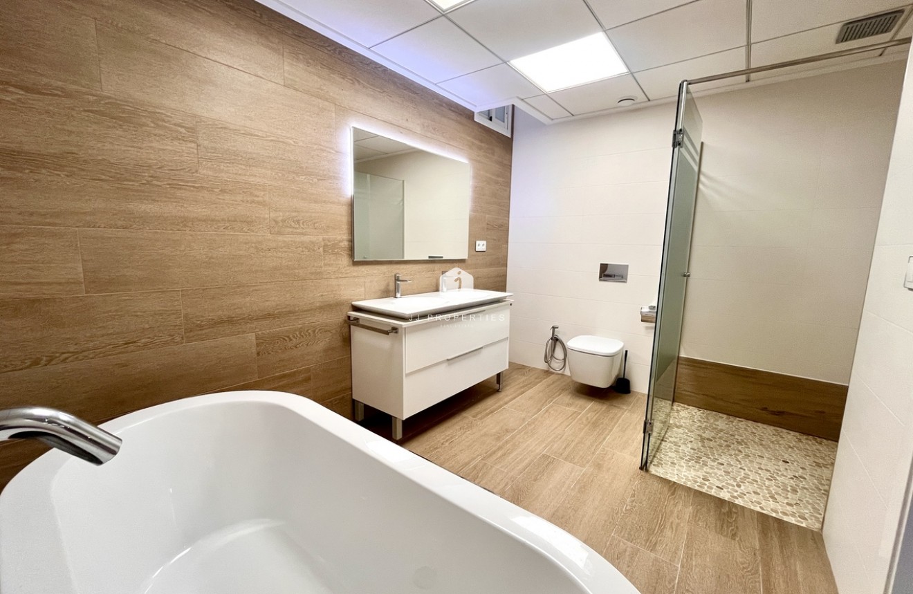 Segunda mano - Villa -
San Miguel de Salinas - Inland