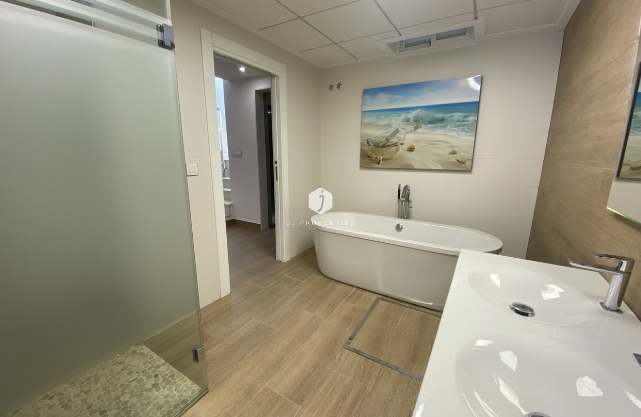 Segunda mano - Villa -
San Miguel de Salinas - Inland