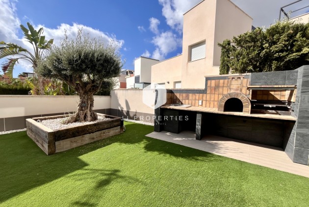 Segunda mano - Villa -
San Miguel de Salinas - Inland