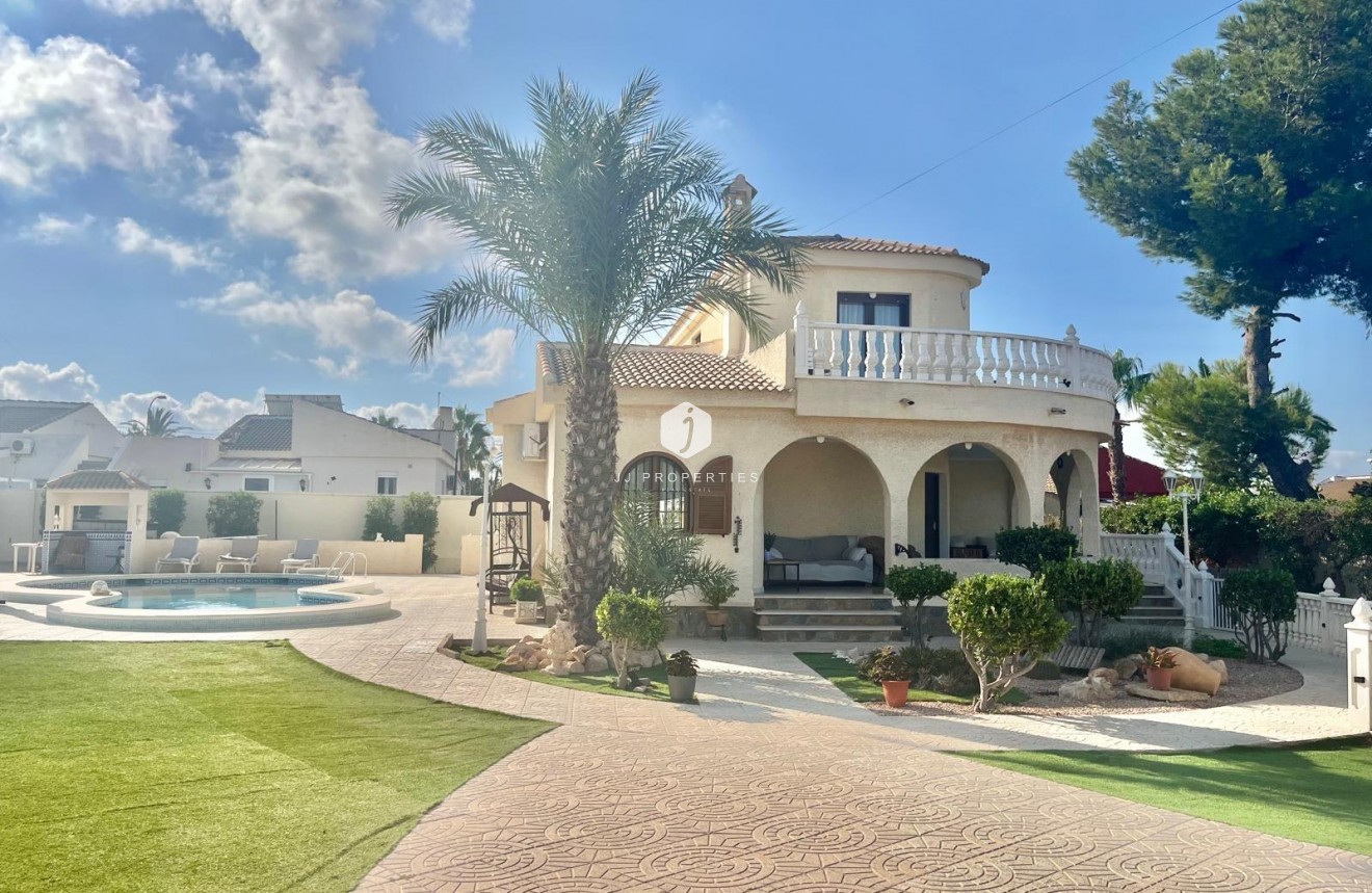 Segunda mano - Villa -
Torrevieja - San luis