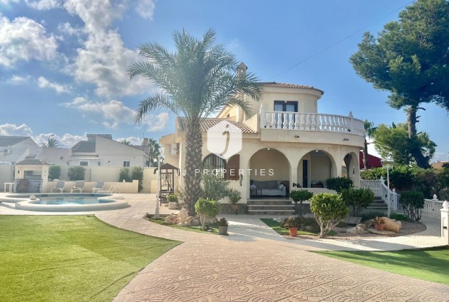 Segunda mano - Villa -
Torrevieja - San luis