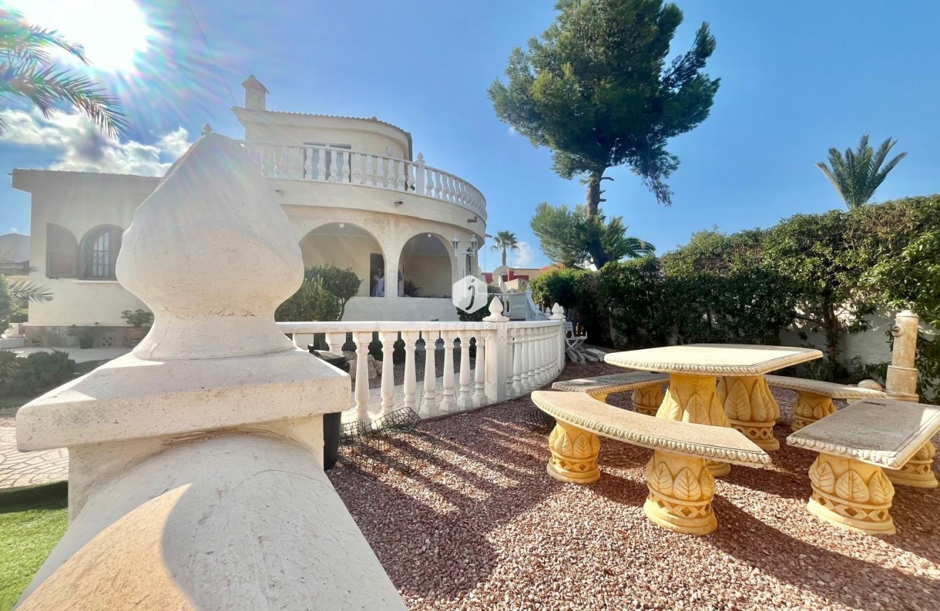 Segunda mano - Villa -
Torrevieja - San luis