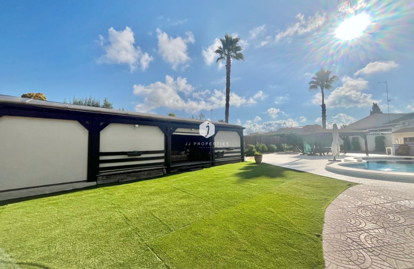 Segunda mano - Villa -
Torrevieja - San luis