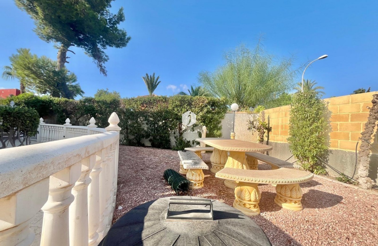 Segunda mano - Villa -
Torrevieja - San luis