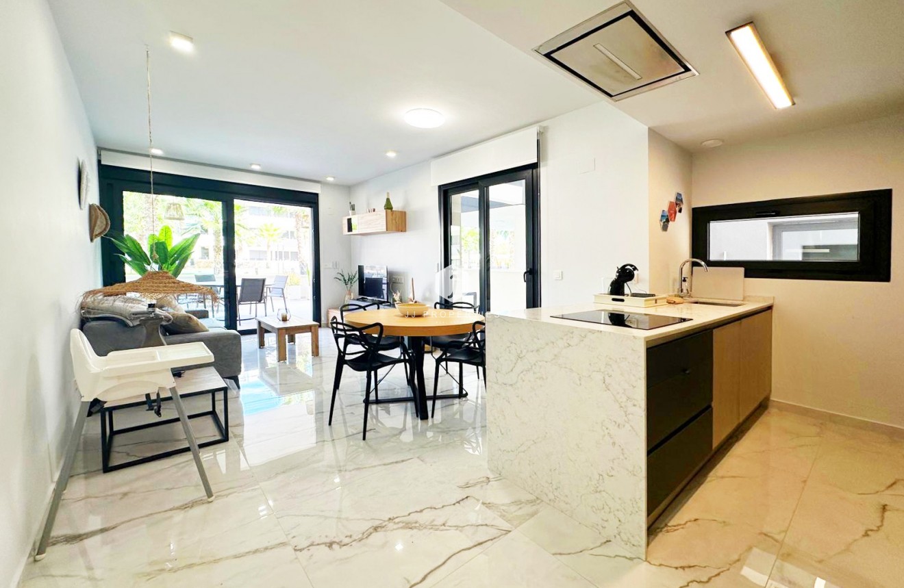 D'occasion - Appartement -
Torrevieja - Costa Blanca