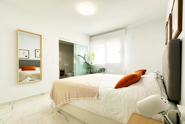 D'occasion - Appartement -
Torrevieja - Costa Blanca