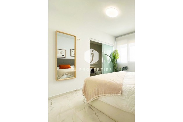 D'occasion - Appartement -
Torrevieja - Costa Blanca