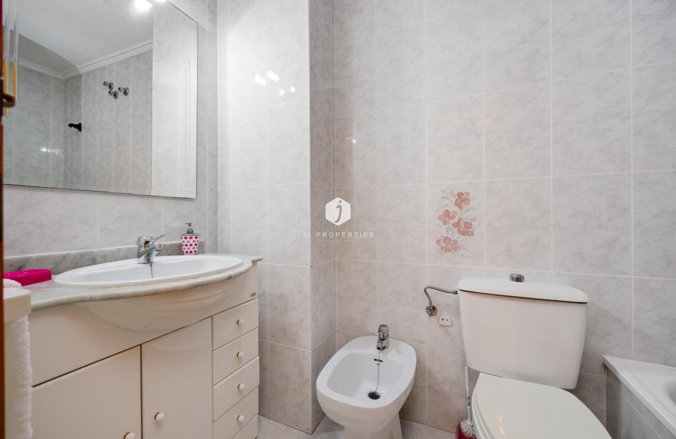 Segunda mano - Apartamento / piso -
Torrevieja - Acequion