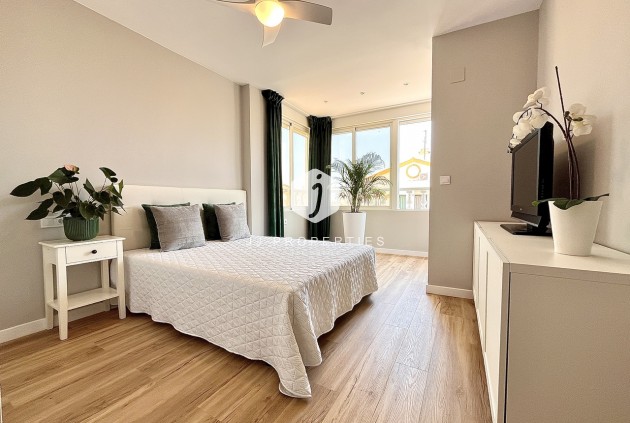 Segunda mano - Chalet -
Playa Flamenca - Costa Blanca