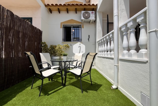 Segunda mano - Chalet -
Playa Flamenca - Costa Blanca