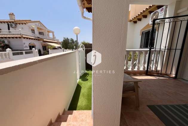 Segunda mano - Chalet -
Playa Flamenca - Costa Blanca