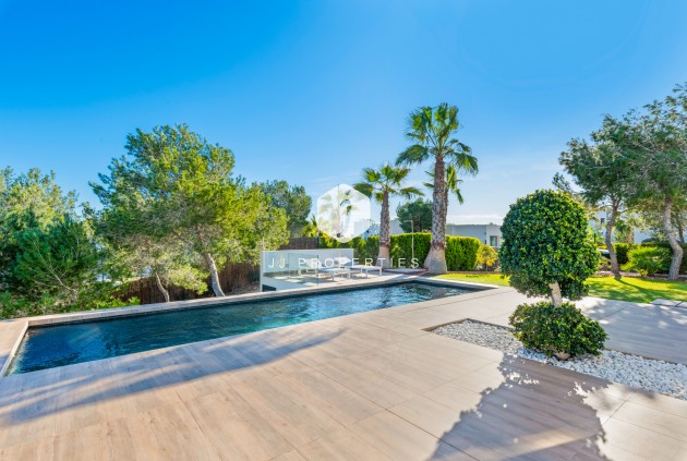 Segunda mano - Villa -
Dehesa de Campoamor - Costa Blanca