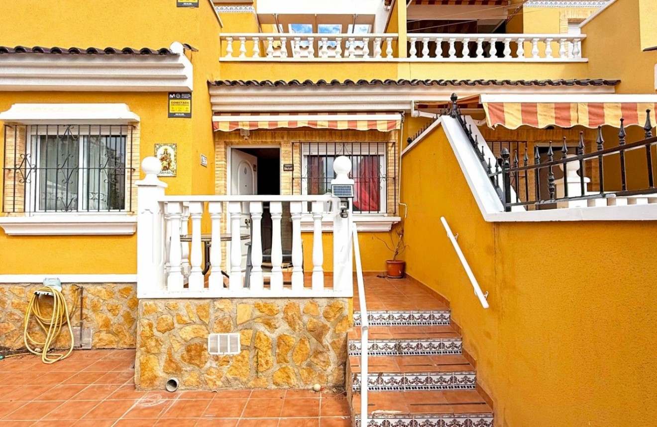 D'occasion - Chalet -
Torrevieja - Costa Blanca