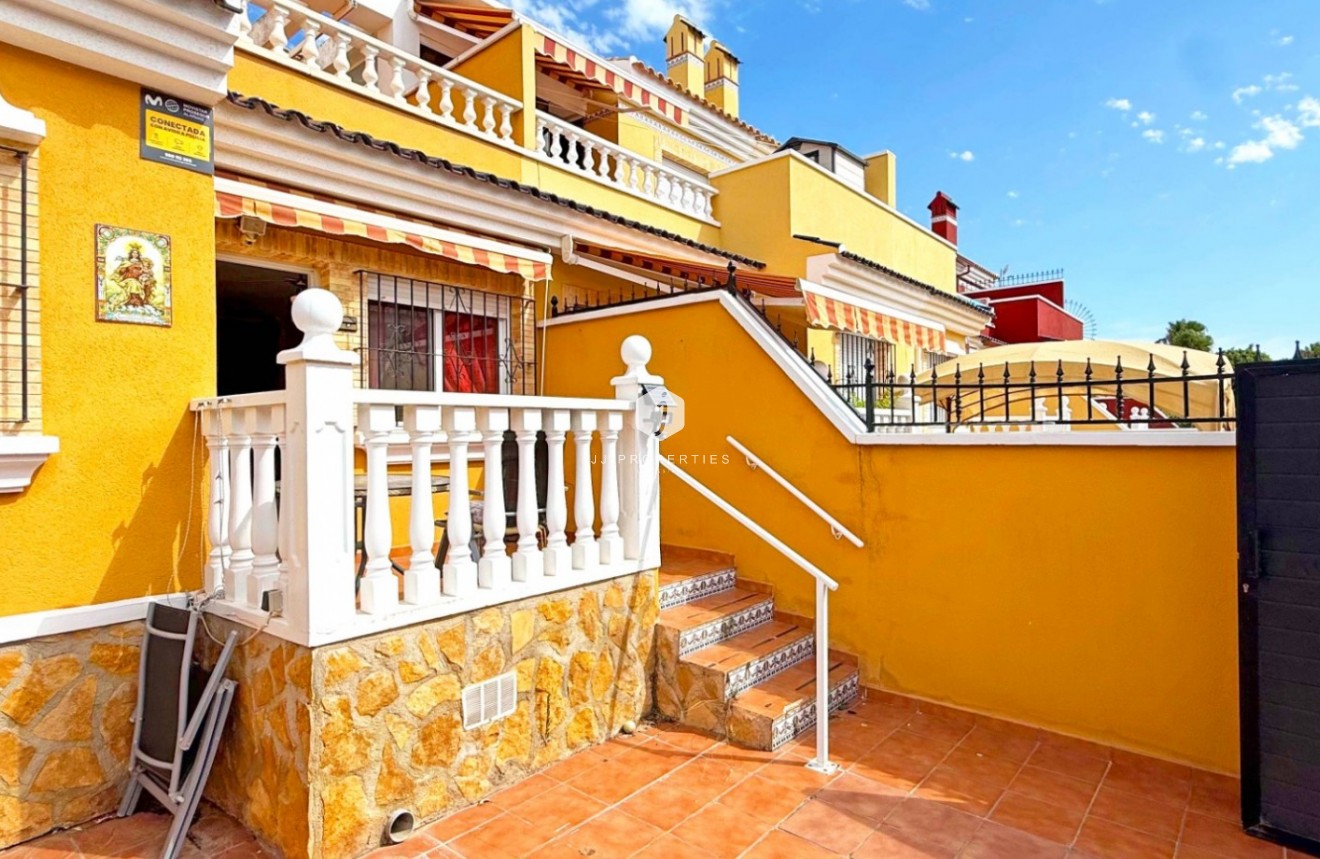 D'occasion - Chalet -
Torrevieja - Costa Blanca