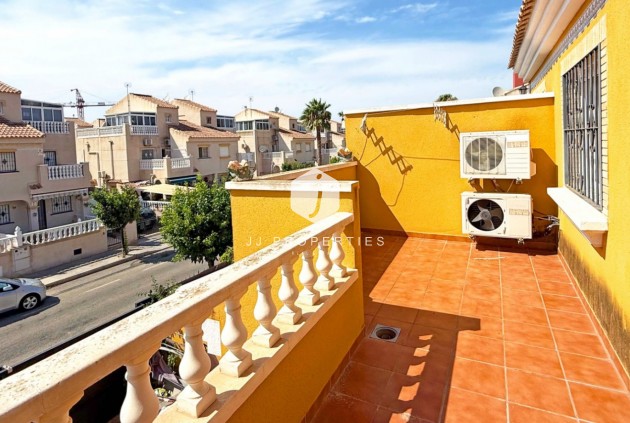 D'occasion - Chalet -
Torrevieja - Costa Blanca