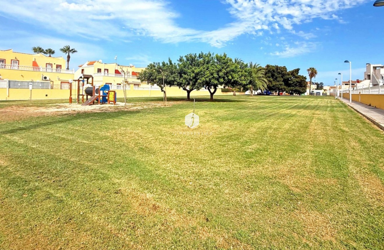 D'occasion - Chalet -
Torrevieja - Costa Blanca