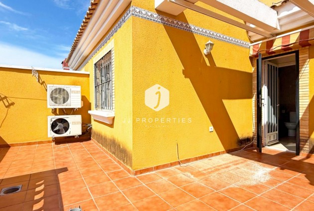 D'occasion - Chalet -
Torrevieja - Costa Blanca