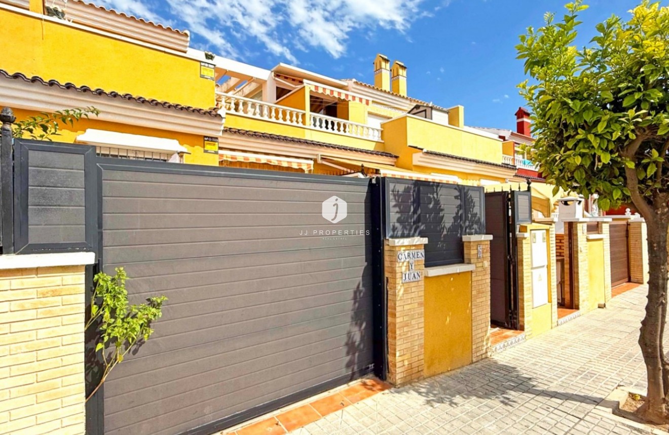 D'occasion - Chalet -
Torrevieja - Costa Blanca