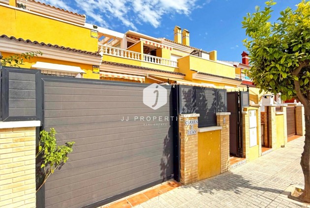 D'occasion - Chalet -
Torrevieja - Costa Blanca