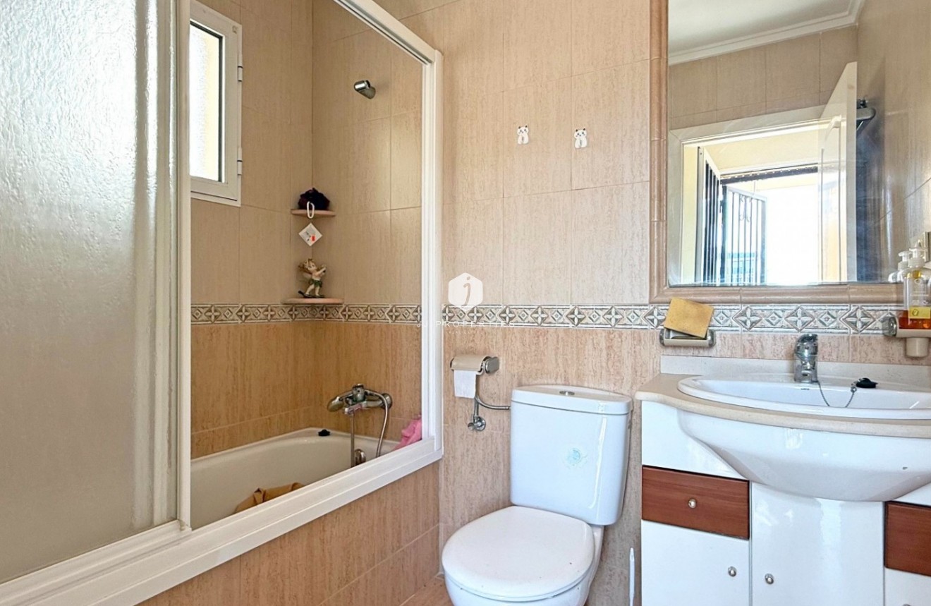 D'occasion - Chalet -
Torrevieja - Costa Blanca