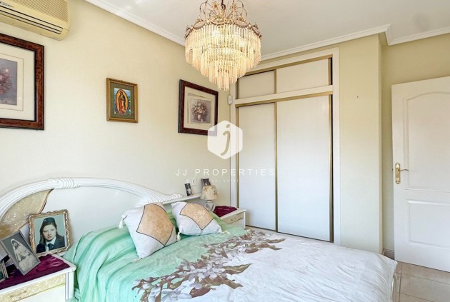 D'occasion - Chalet -
Torrevieja - Costa Blanca