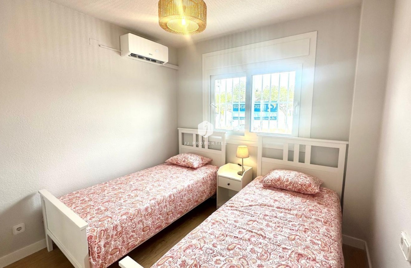 Tweedehands - Appartement / flat -
Orihuela Costa - Campoamor