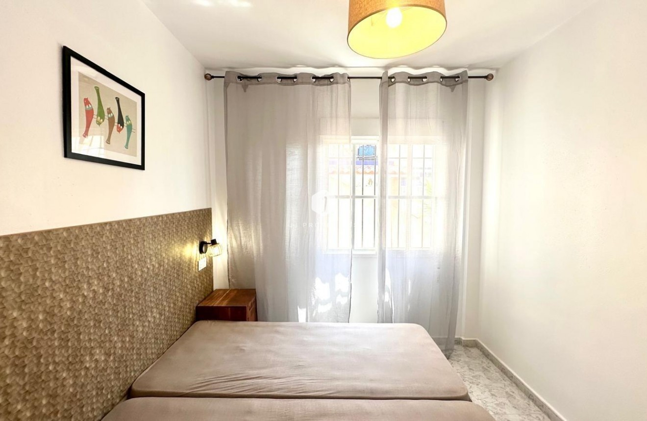 Segunda mano - Apartamento / piso -
Orihuela Costa - Playa Flamenca