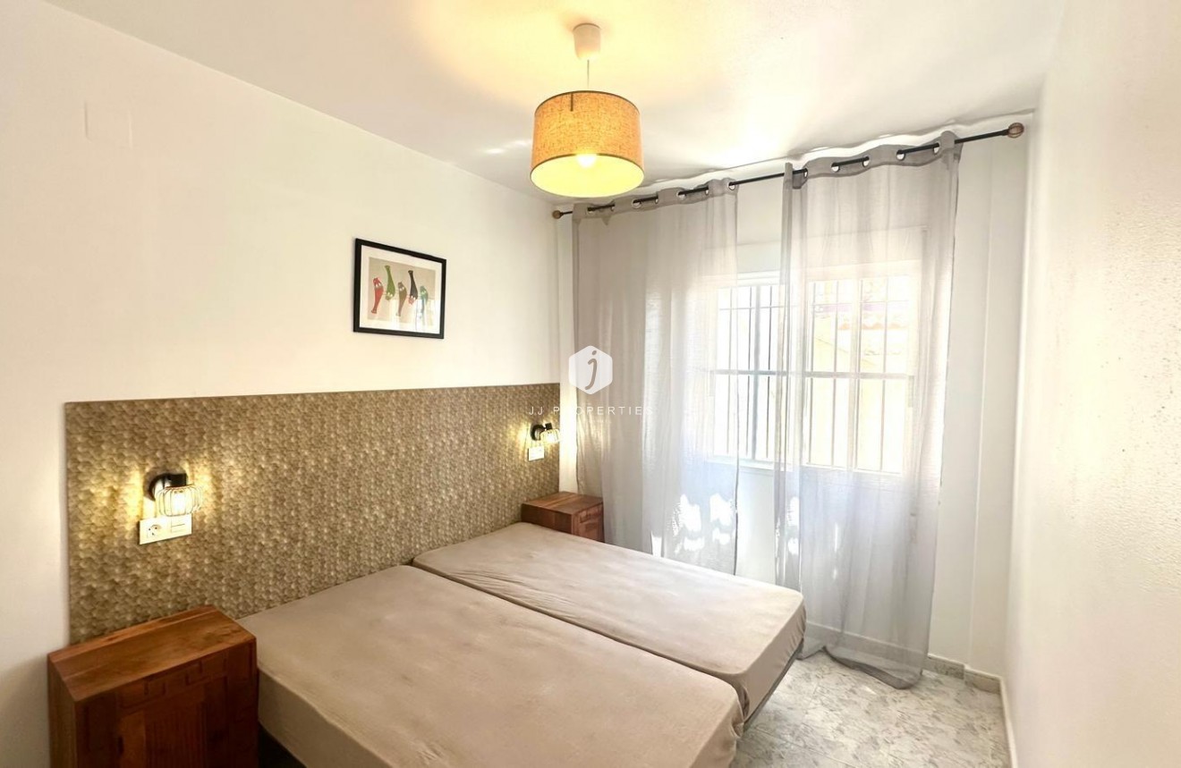 Segunda mano - Apartamento / piso -
Orihuela Costa - Playa Flamenca