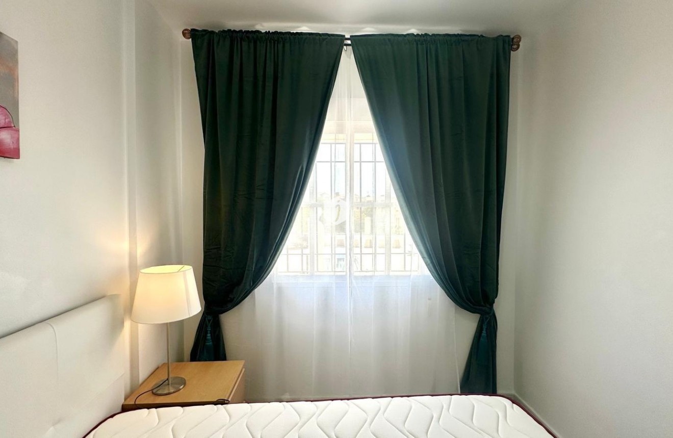 Segunda mano - Apartamento / piso -
Orihuela Costa - Playa Flamenca