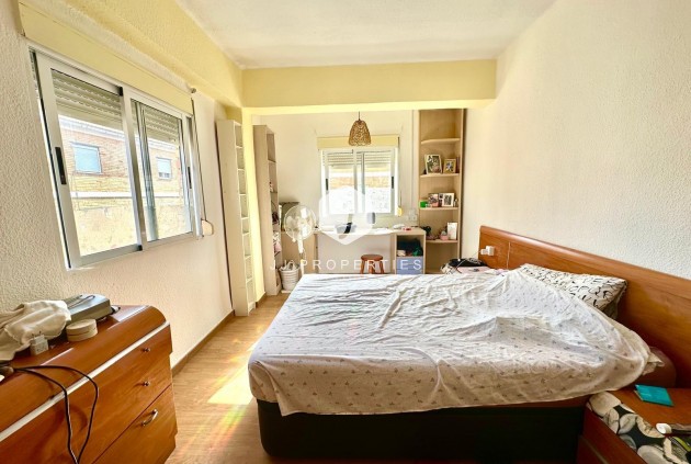Segunda mano - Apartamento / piso -
Torrevieja - Estacion de autobuses