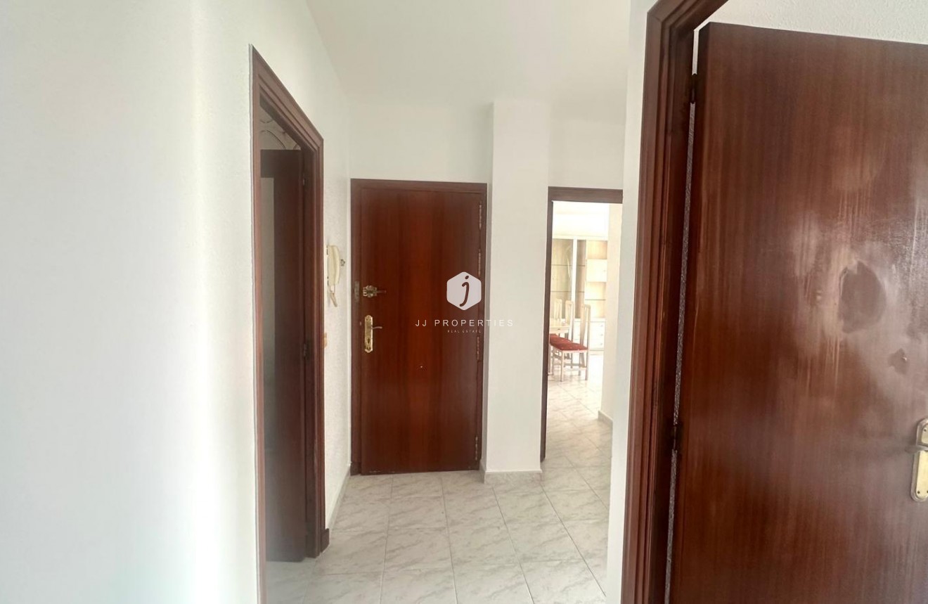 Segunda mano - Apartamento / piso -
Torrevieja - Estacion de autobuses