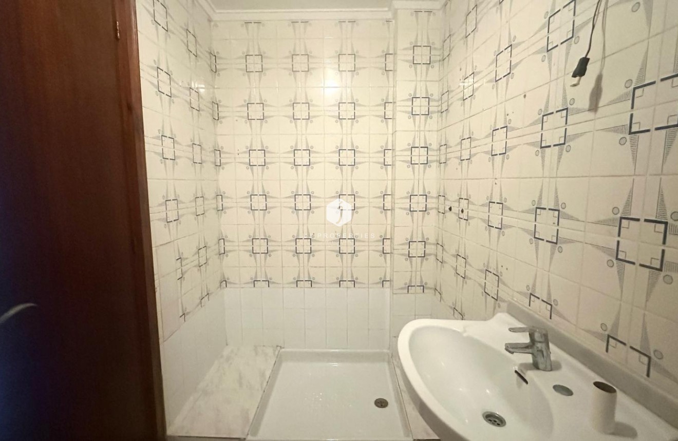 Segunda mano - Apartamento / piso -
Torrevieja - Estacion de autobuses