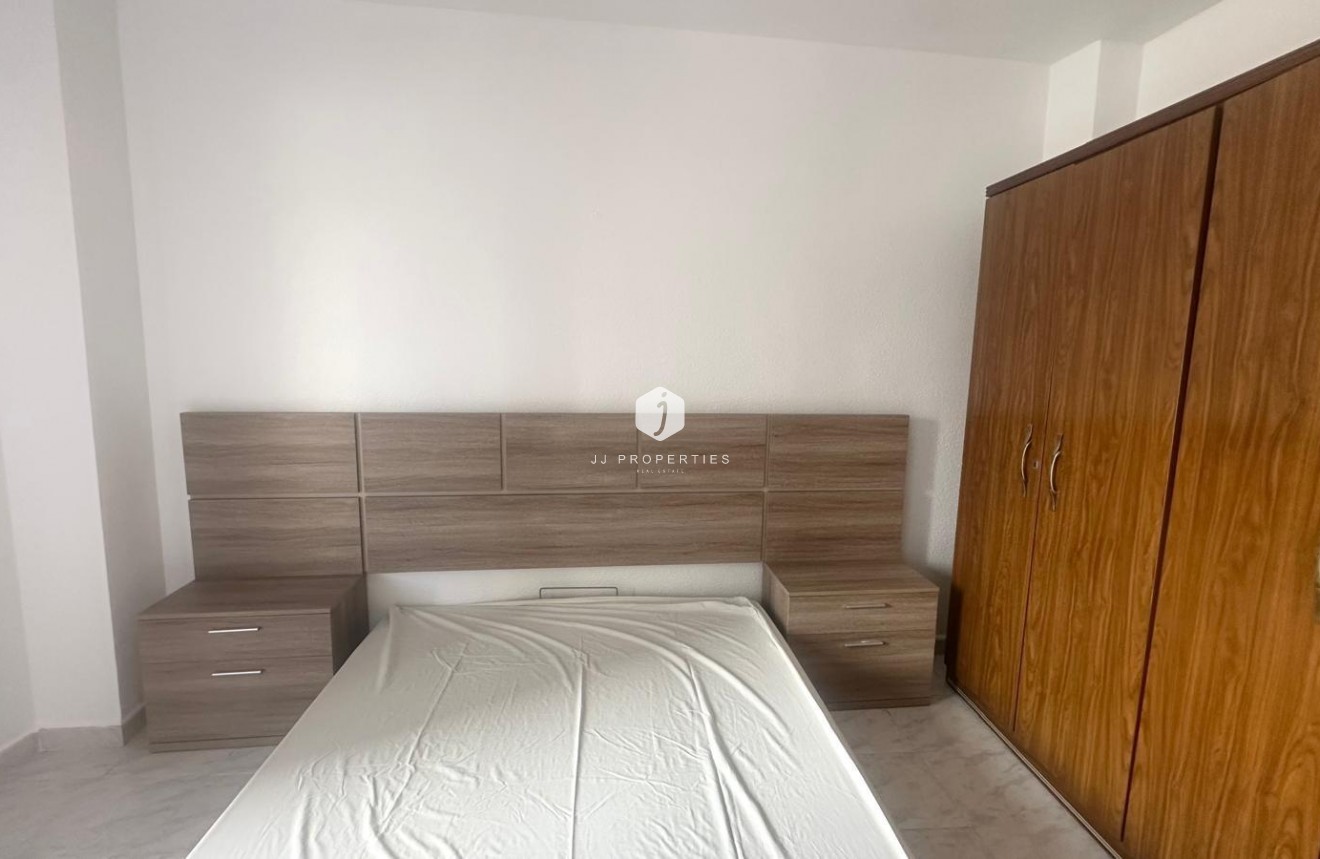 Segunda mano - Apartamento / piso -
Torrevieja - Estacion de autobuses