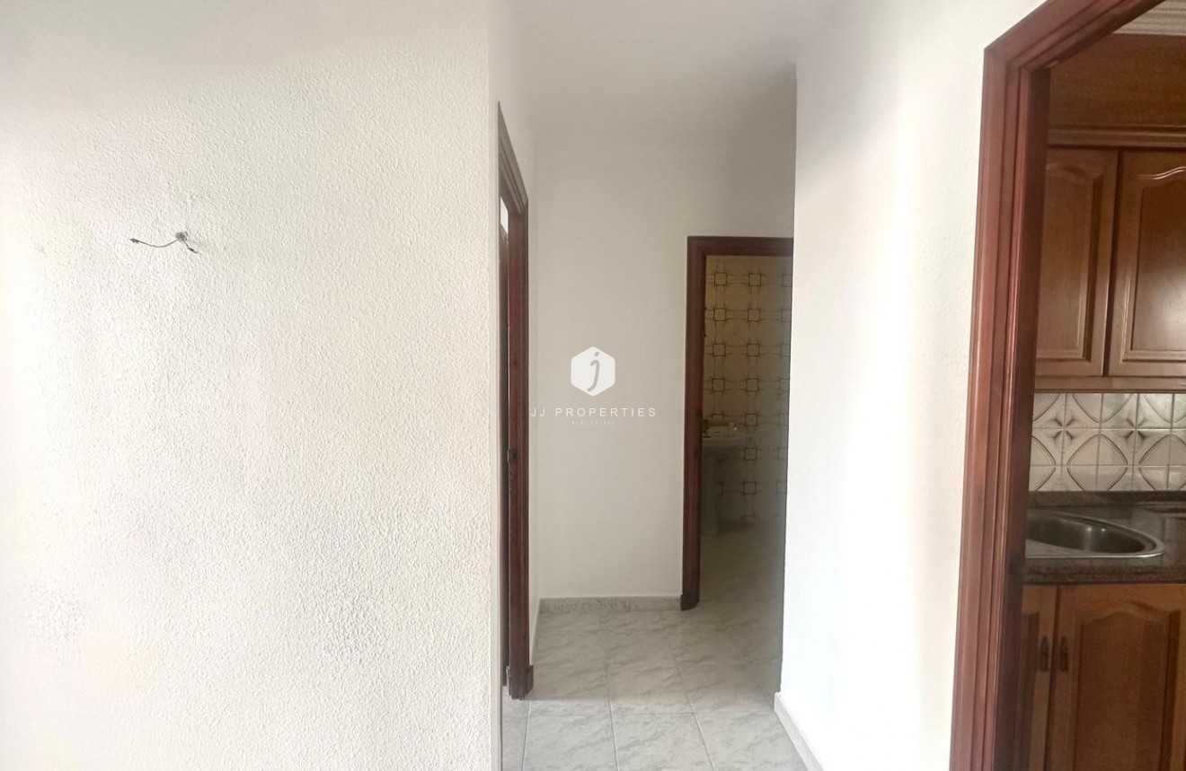 Segunda mano - Apartamento / piso -
Torrevieja - Estacion de autobuses