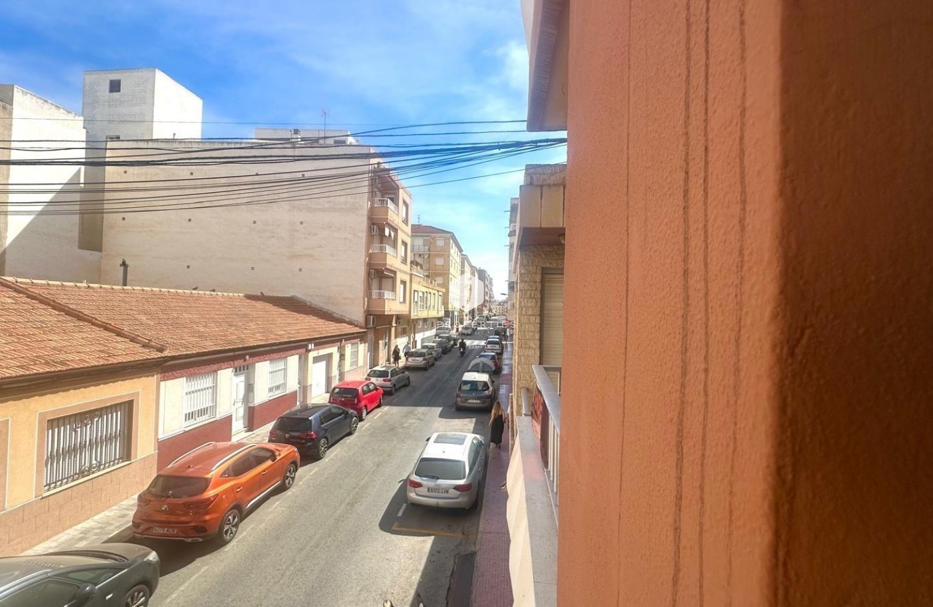 Segunda mano - Apartamento / piso -
Torrevieja - Estacion de autobuses