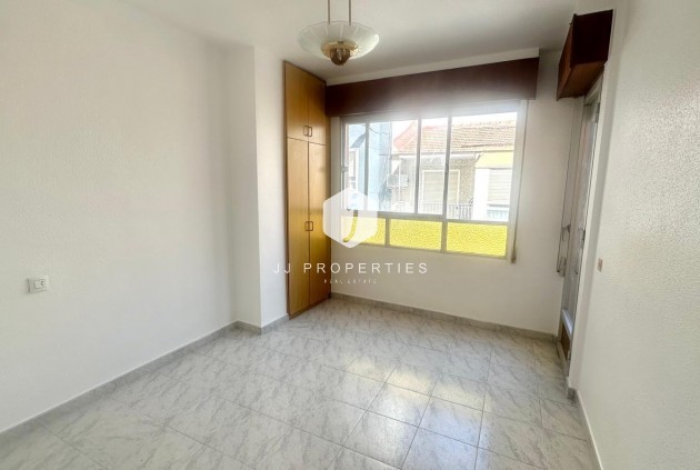 Segunda mano - Apartamento / piso -
Torrevieja - Estacion de autobuses