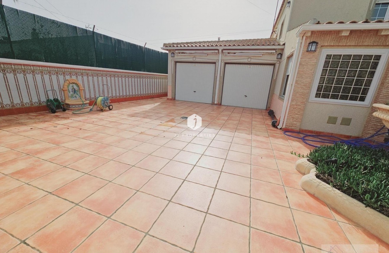 Segunda mano - Villa -
Torrevieja - La Siesta - El Salado - Torreta