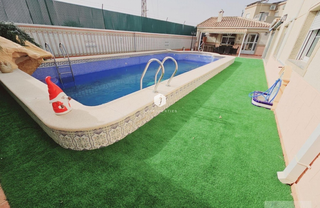 Segunda mano - Villa -
Torrevieja - La Siesta - El Salado - Torreta