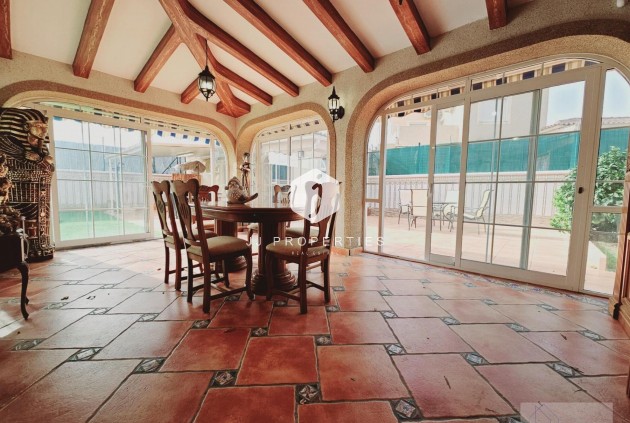 Segunda mano - Villa -
Torrevieja - La Siesta - El Salado - Torreta