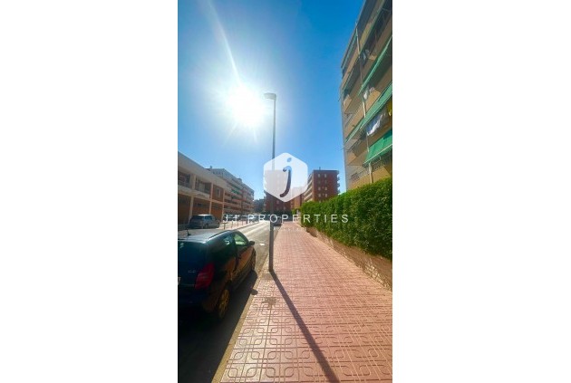 Segunda mano - Apartamento / piso -
Torrevieja - Punta prima