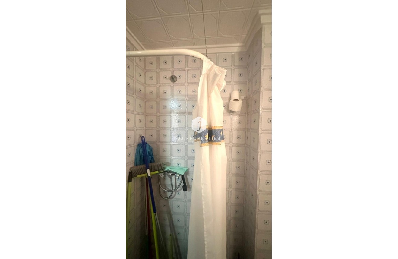 Segunda mano - Apartamento / piso -
Torrevieja - Punta prima