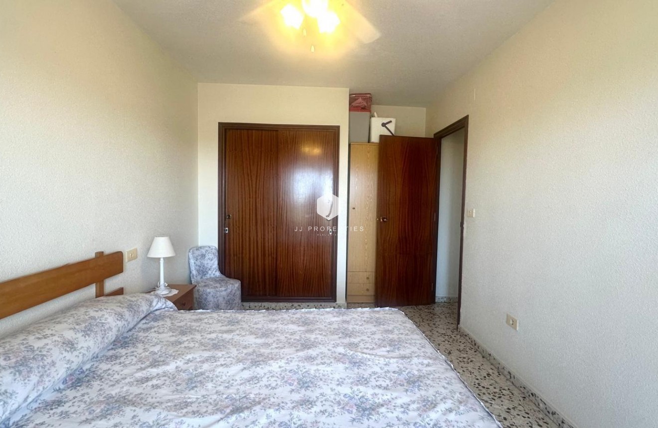 Segunda mano - Apartamento / piso -
Torrevieja - Punta prima