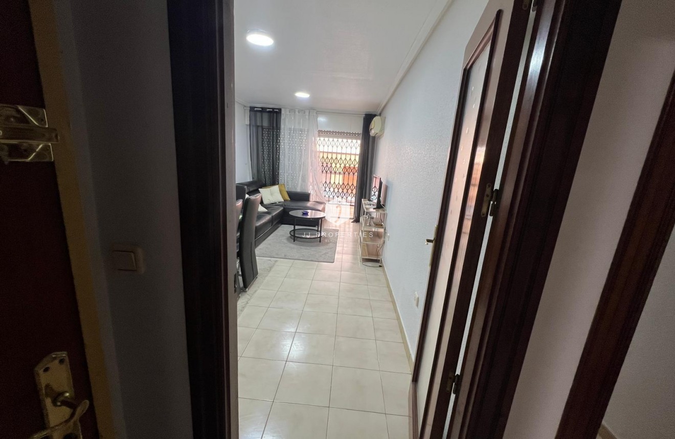Segunda mano - Apartamento / piso -
Torrevieja - Playa del Cura