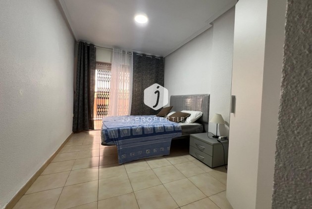 Segunda mano - Apartamento / piso -
Torrevieja - Playa del Cura