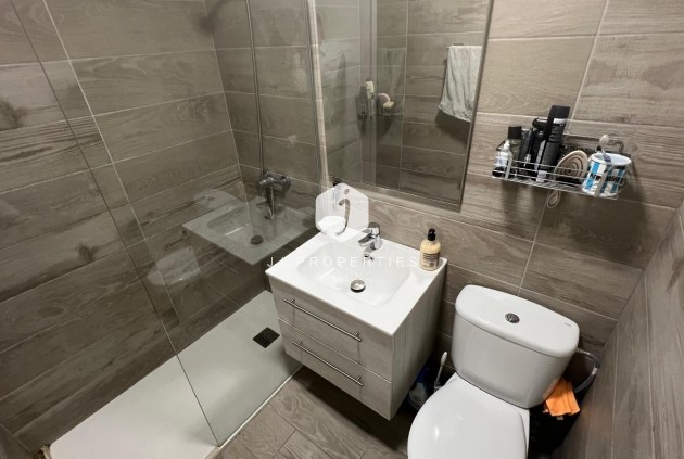 Segunda mano - Bungalow -
Torrevieja - La Siesta - El Salado - Torreta