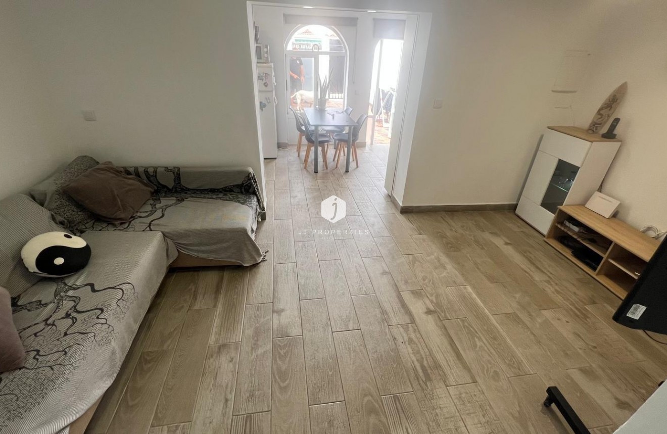 Segunda mano - Bungalow -
Torrevieja - La Siesta - El Salado - Torreta