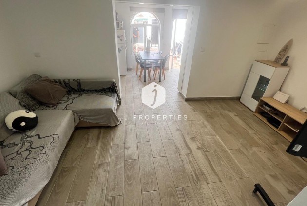 Segunda mano - Bungalow -
Torrevieja - La Siesta - El Salado - Torreta