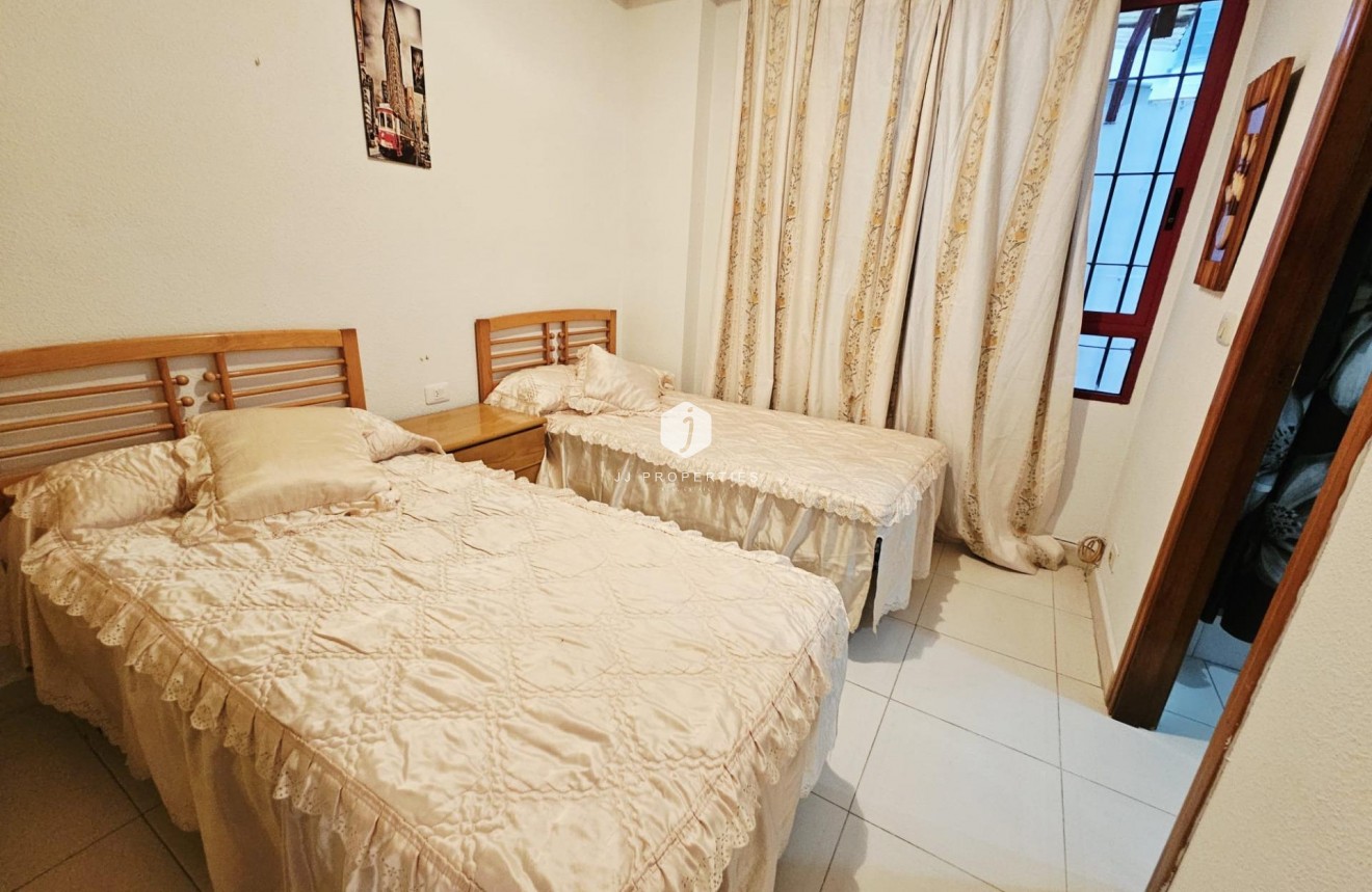 Segunda mano - Apartamento / piso -
Guardamar del Segura - Pueblo